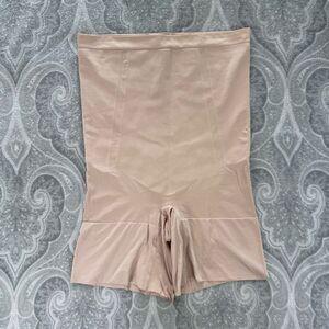 Womens SPANXsculpt OnCore High-Waisted Mid-Thigh Short